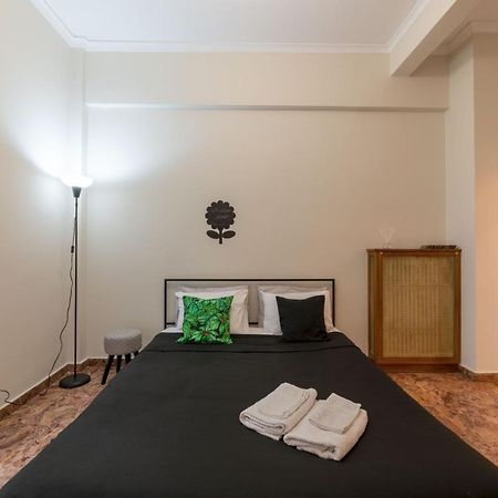 Pink Flat Exarcheia Athens Netflixアパートメント エクステリア 写真
